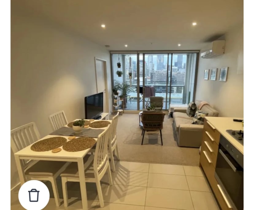 Furnished room in a flatshare