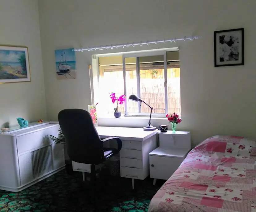Furnished room in a share house