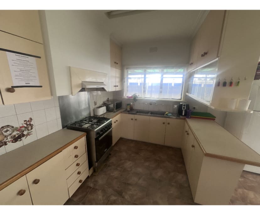 Whole property with 5 rooms for rent