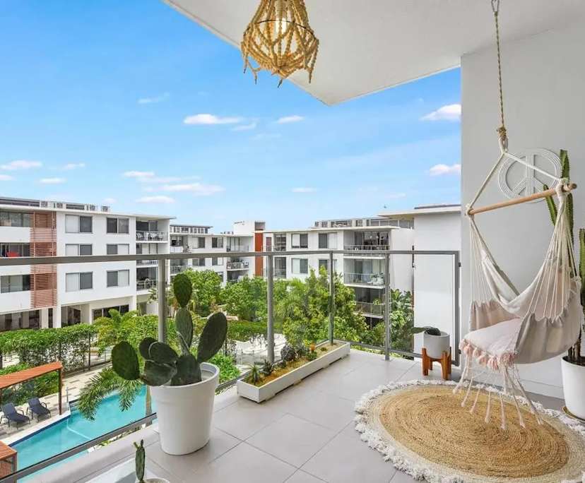 Furnished room with own bathroom