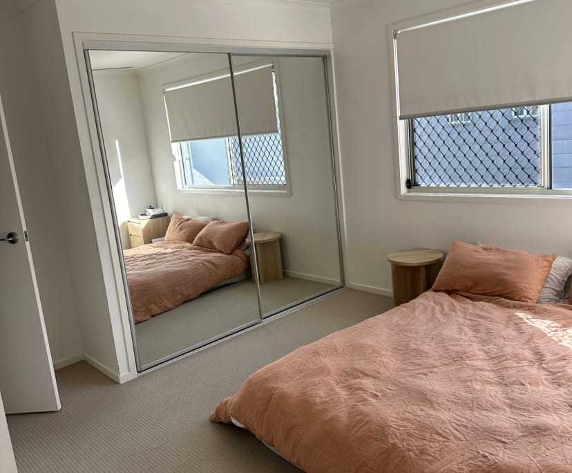 Unfurnished room with ensuite in a flatshare