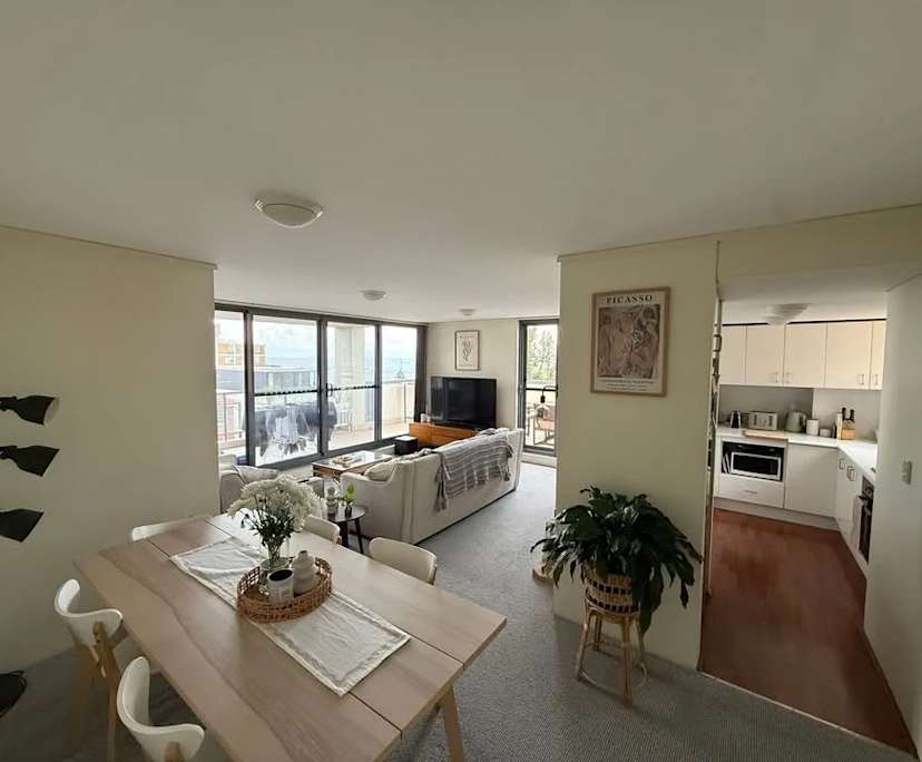 Unfurnished room with ensuite in a flatshare