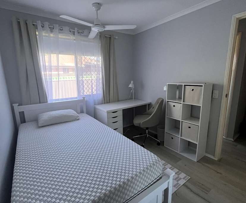 Furnished room in a flatshare