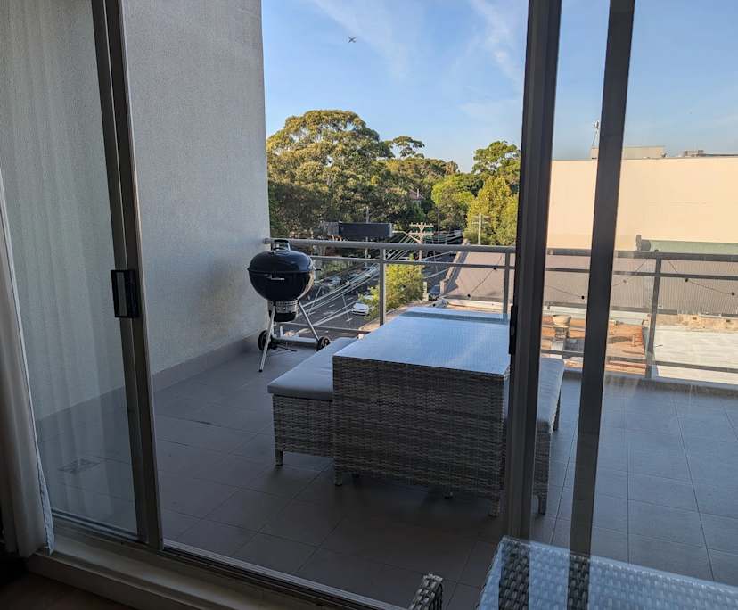 Furnished room in a flatshare