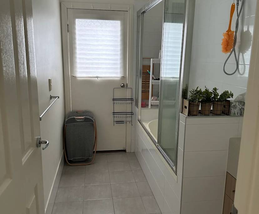 $400, Flatshare, 3 bathrooms, Redcliffe QLD 4020