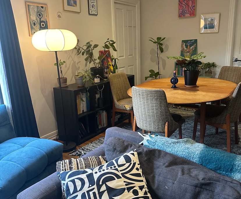 Room in a share house