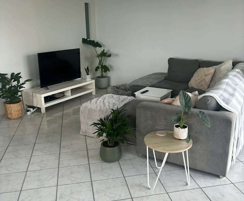 Unfurnished room with own bathroom