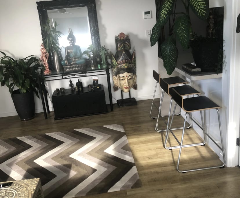 Furnished room with ensuite in a flatshare
