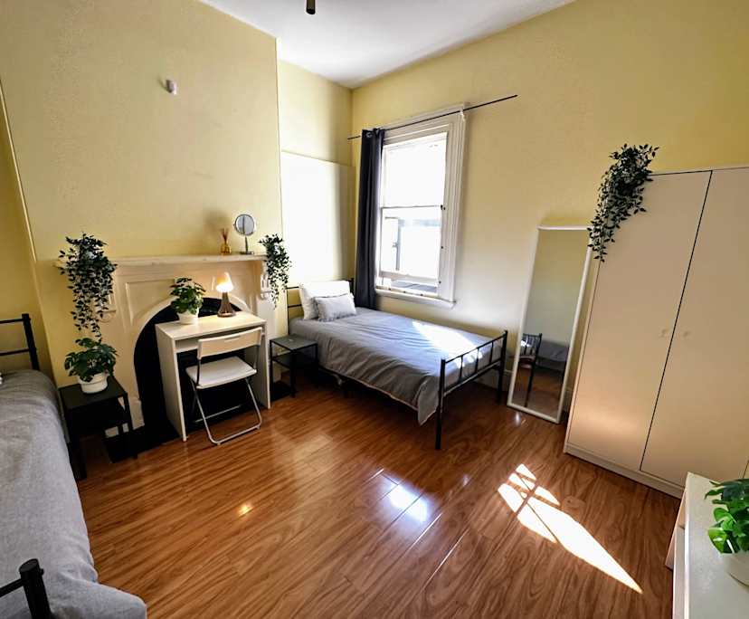 $260, Share-house, 6 bathrooms, Newtown NSW 2042