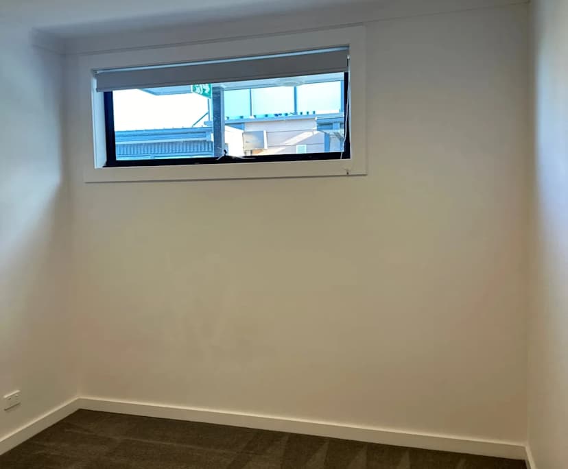 Unfurnished room in a flatshare