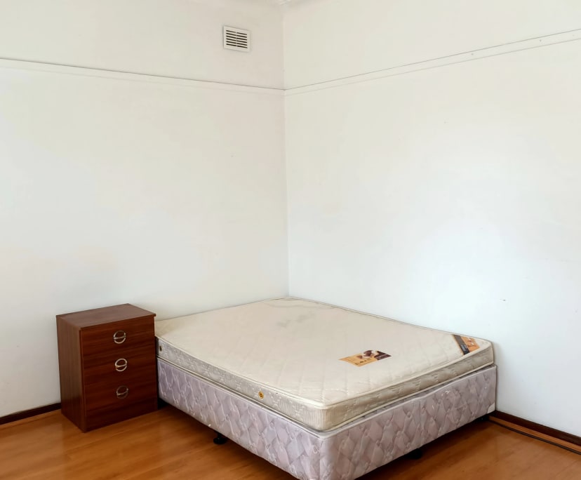 Room in a share house