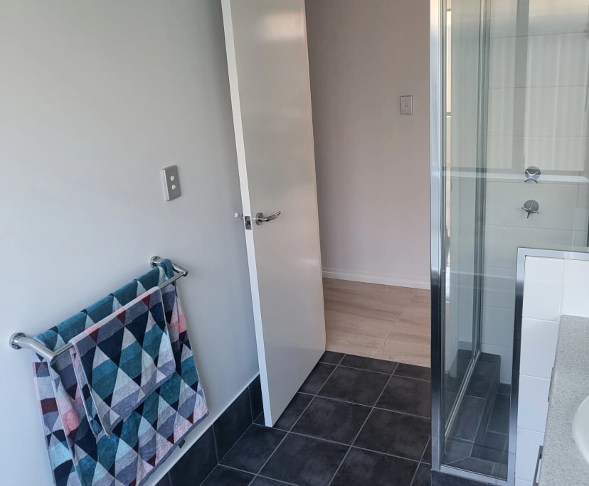 $300-350, Share-house, 2 rooms, Pearsall WA 6065, Pearsall WA 6065