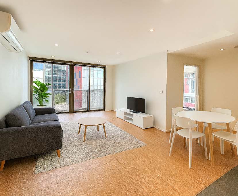Furnished room in a flatshare