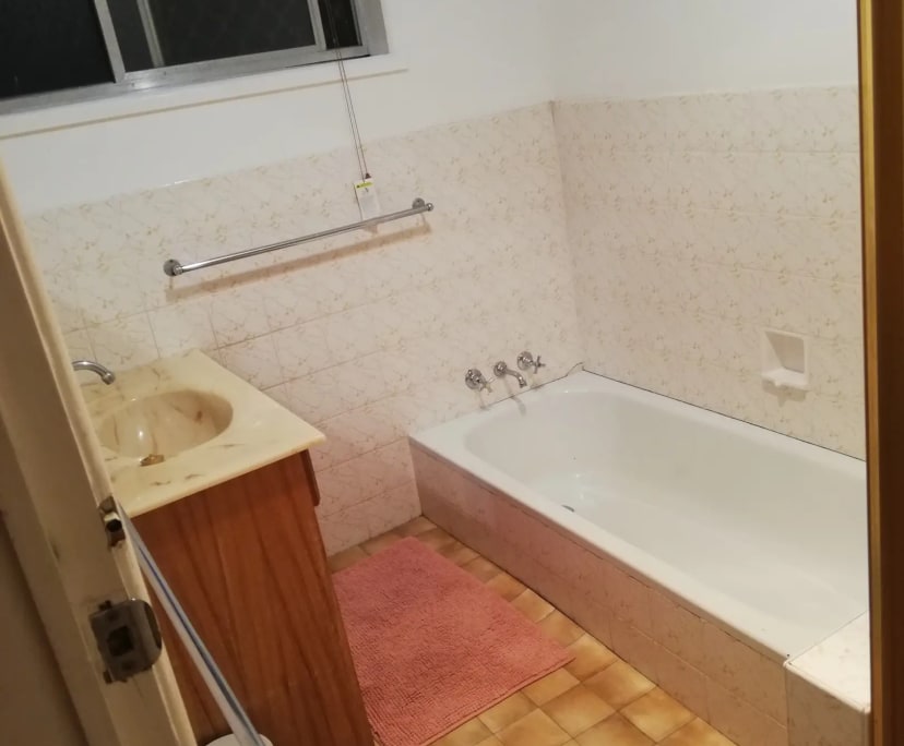 $120, Share-house, 5 bathrooms, Coorparoo QLD 4151