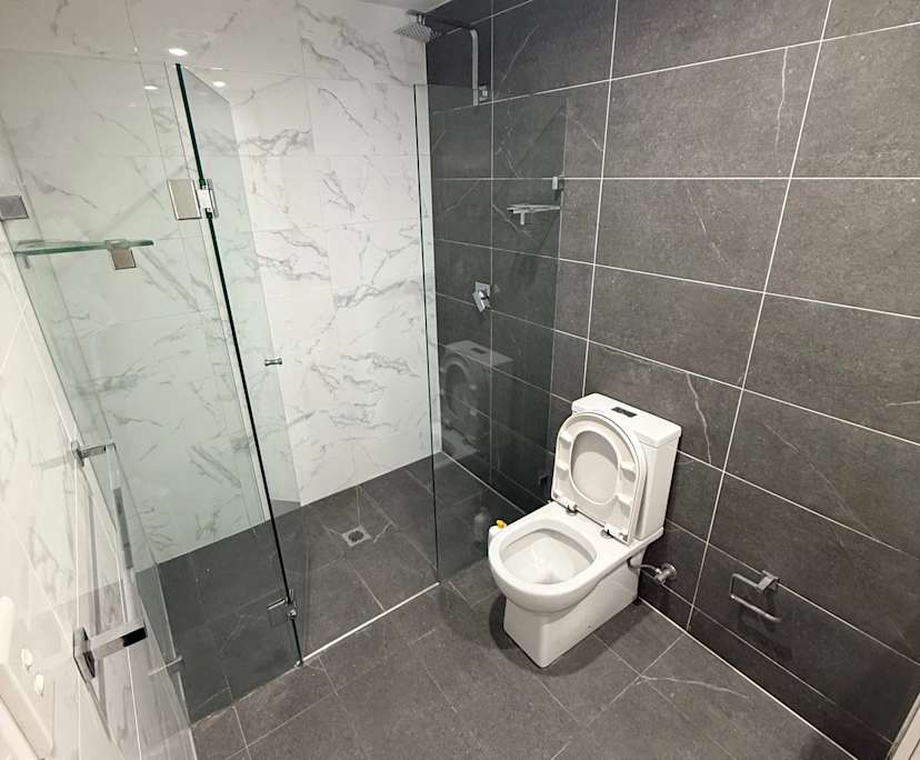 Furnished room with own bathroom