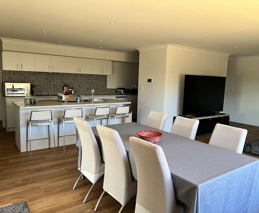 $325, Share-house, 4 bathrooms, Millbridge WA 6232