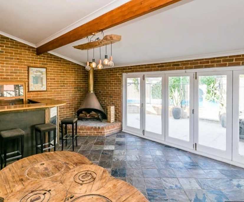 Room in a share house