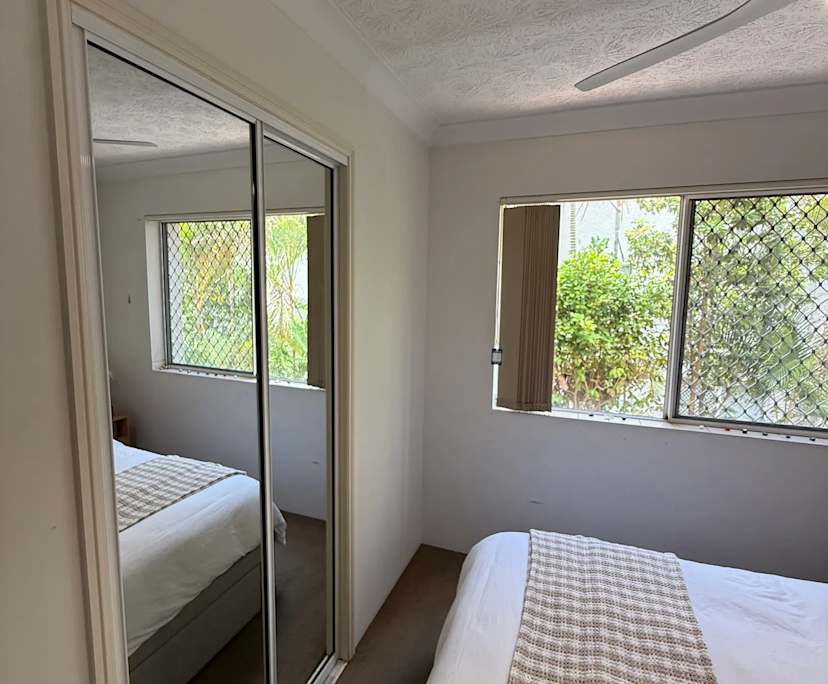 Furnished room in a flatshare