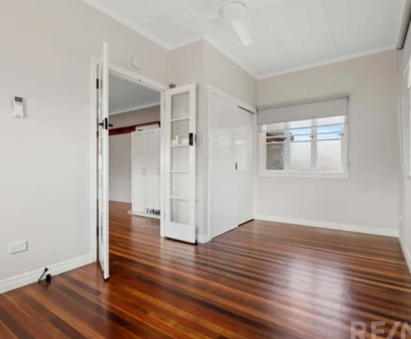 Room in a share house