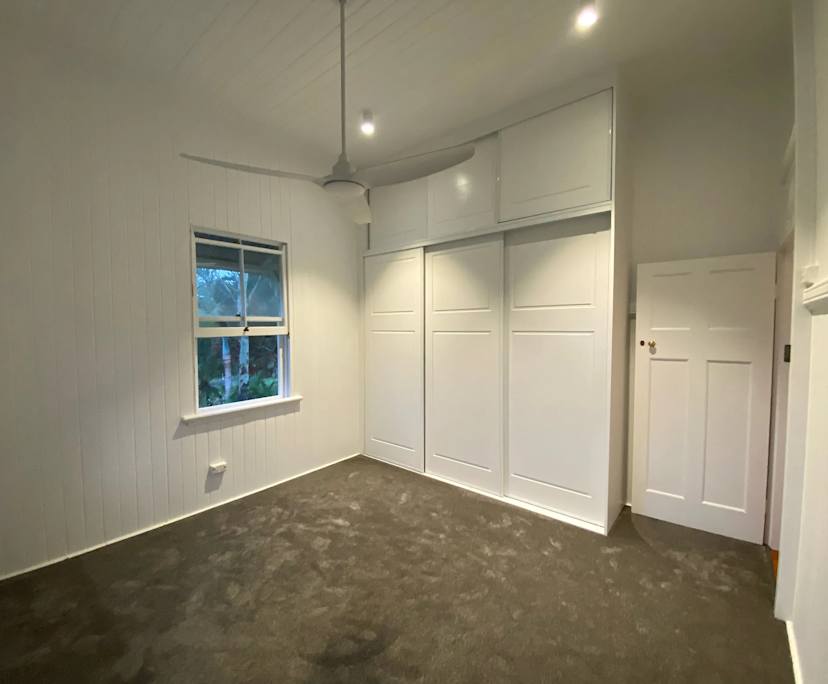 Room in a share house