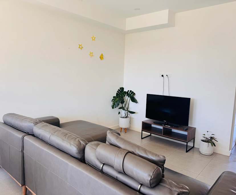 Whole property with 4 rooms for rent