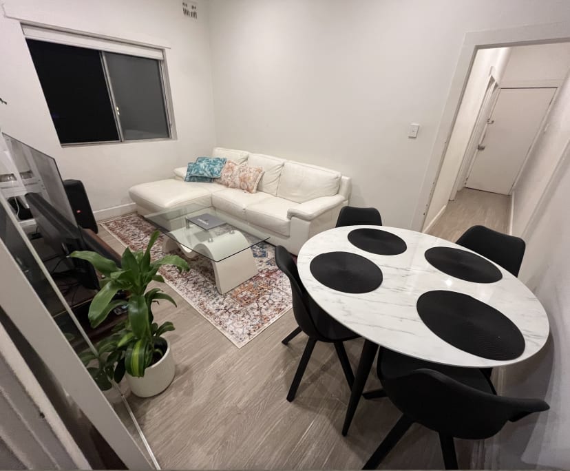 Furnished room in a flatshare