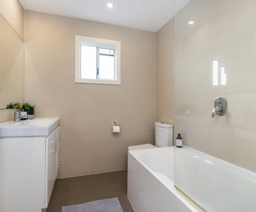 $345, Share-house, 2 bathrooms, Holland Park QLD 4121