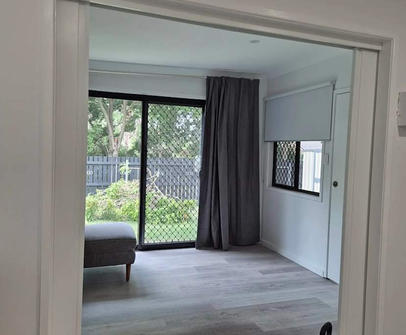 $500, Granny-flat, 1 bathroom, Holland Park West QLD 4121