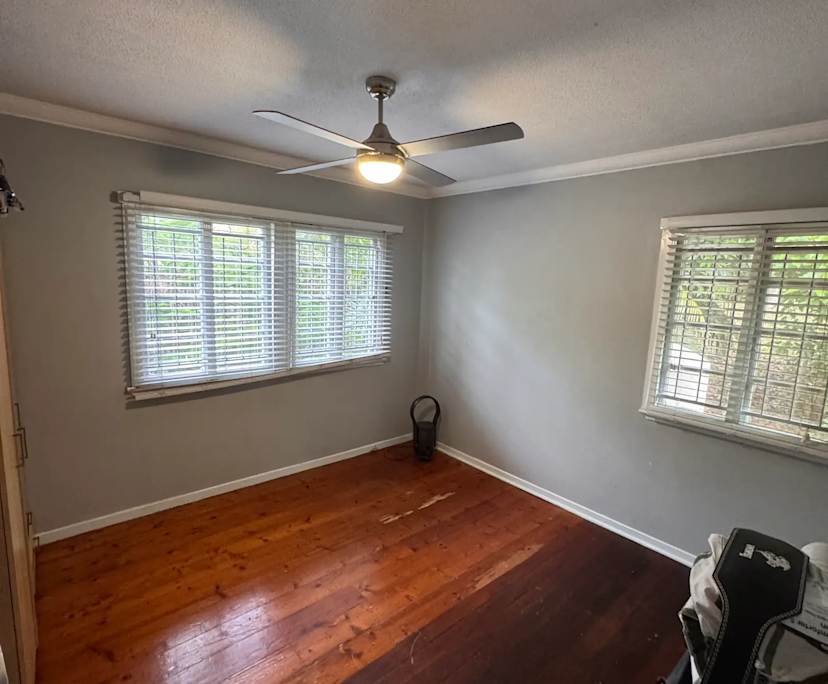 Room in a share house
