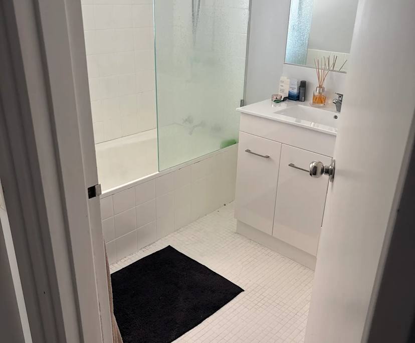 Furnished room with own bathroom