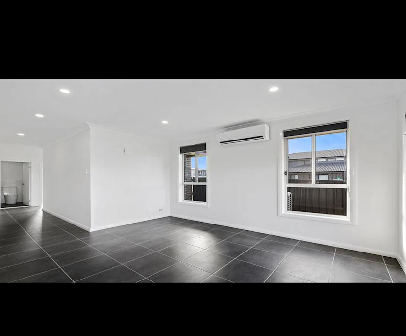 Unfurnished room in a share house