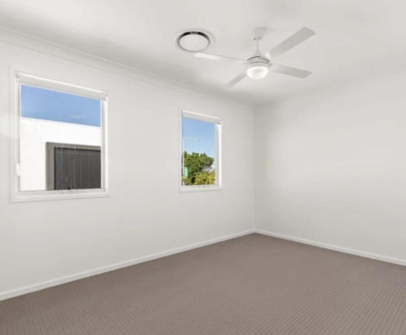 Room in a share house