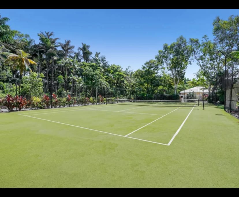 $300, Flatshare, 3 bathrooms, White Rock QLD 4868