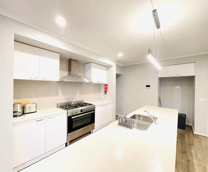 $300, Share-house, 2 bathrooms, Drouin VIC 3818