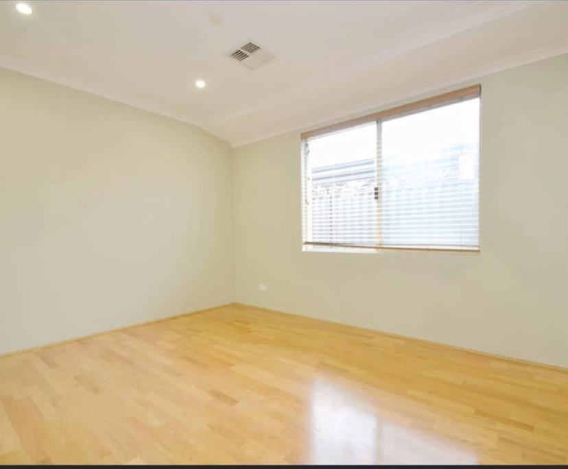 Unfurnished room in a share house