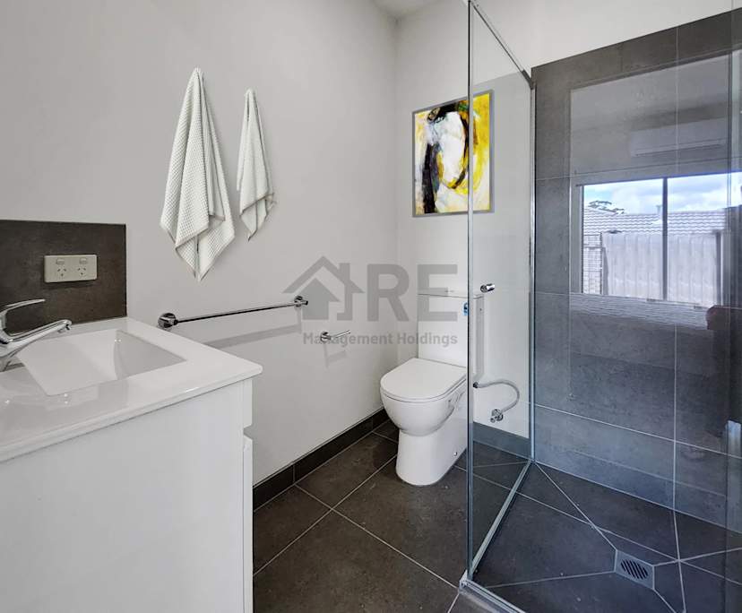 $300, Share-house, 6 bathrooms, Drouin VIC 3818