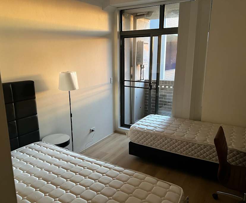 Furnished room in a flatshare