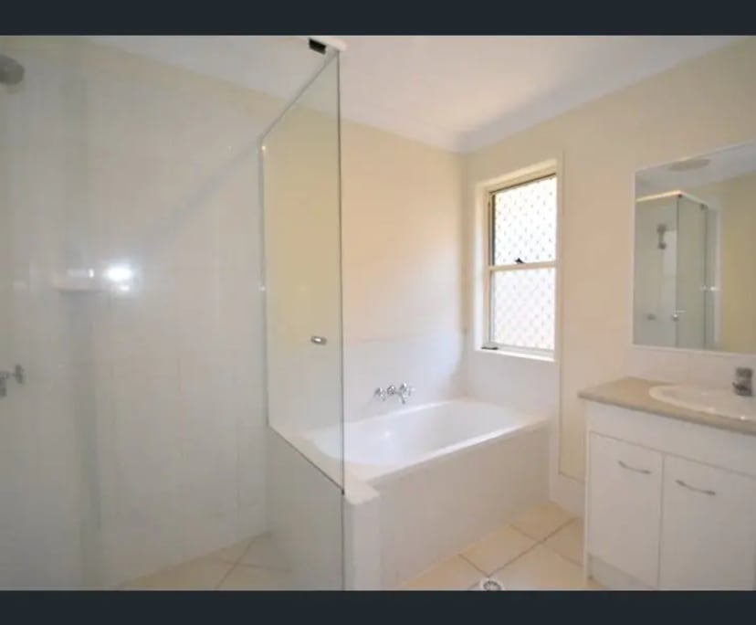 $150, Share-house, 4 bathrooms, Kearneys Spring QLD 4350