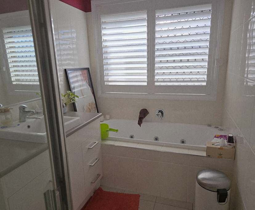 $195, Student-accommodation, 4 bathrooms, Booval QLD 4304