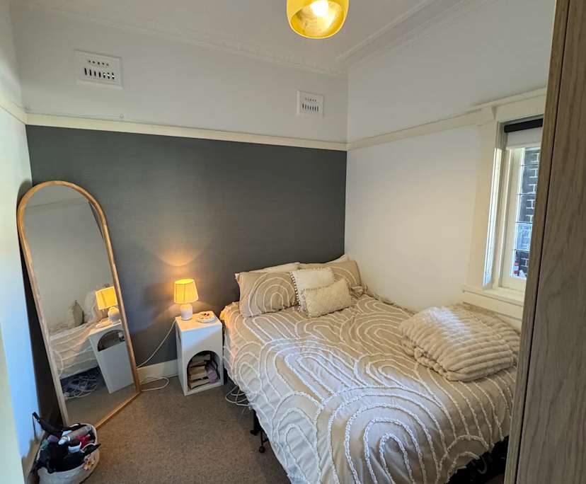 Furnished room in a flatshare