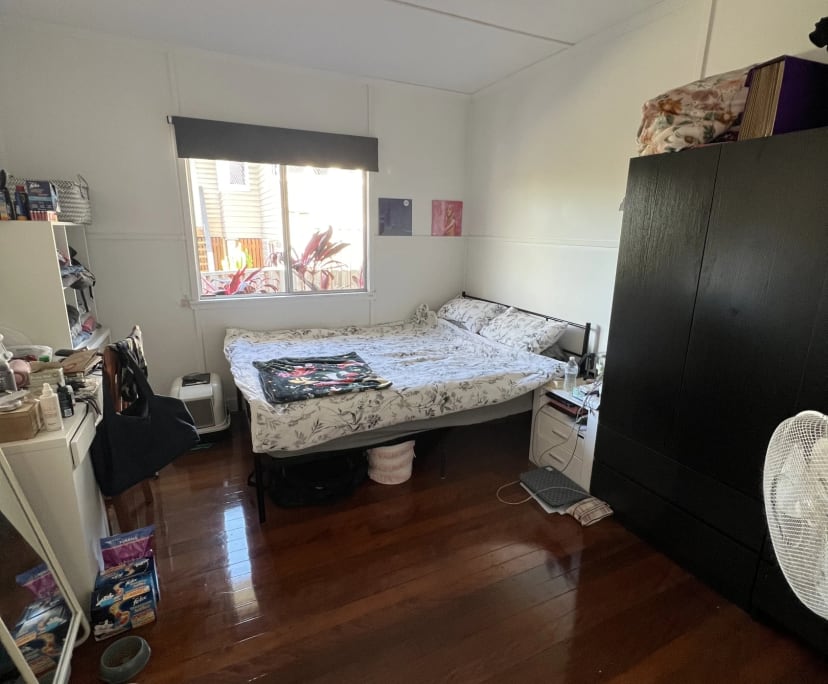 Room in a share house