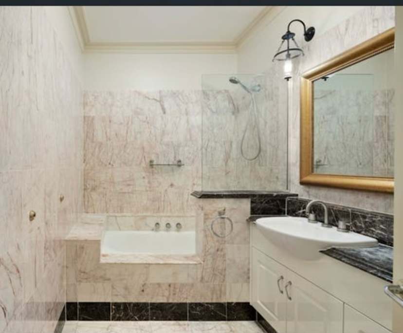 $330, Flatshare, 3 bathrooms, Brisbane City QLD 4000