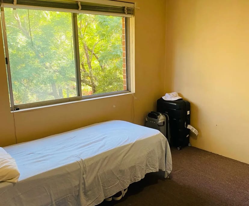 Furnished room in a flatshare