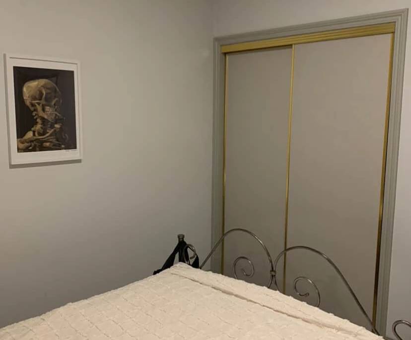 Unfurnished room in a flatshare