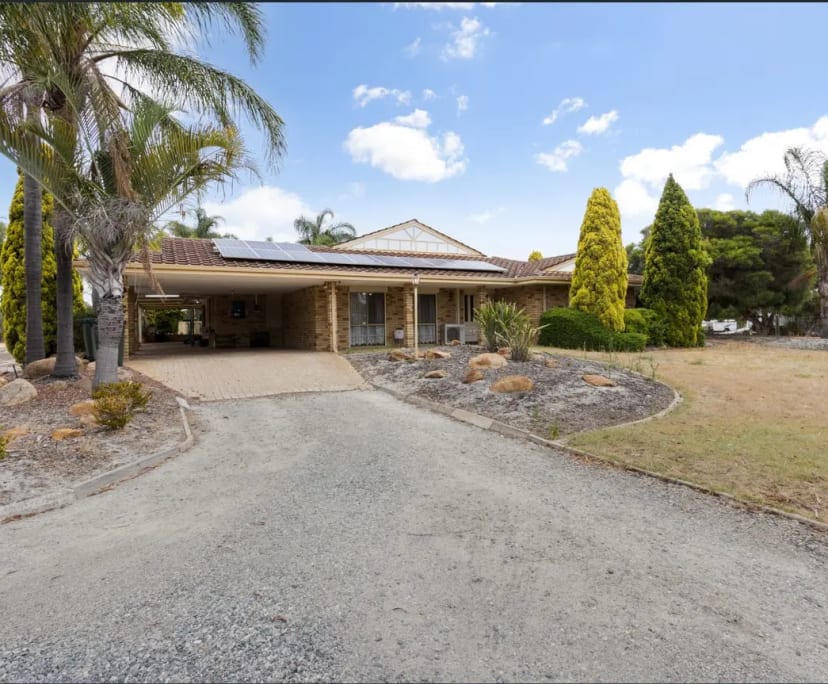 Whole property with 4 rooms for rent