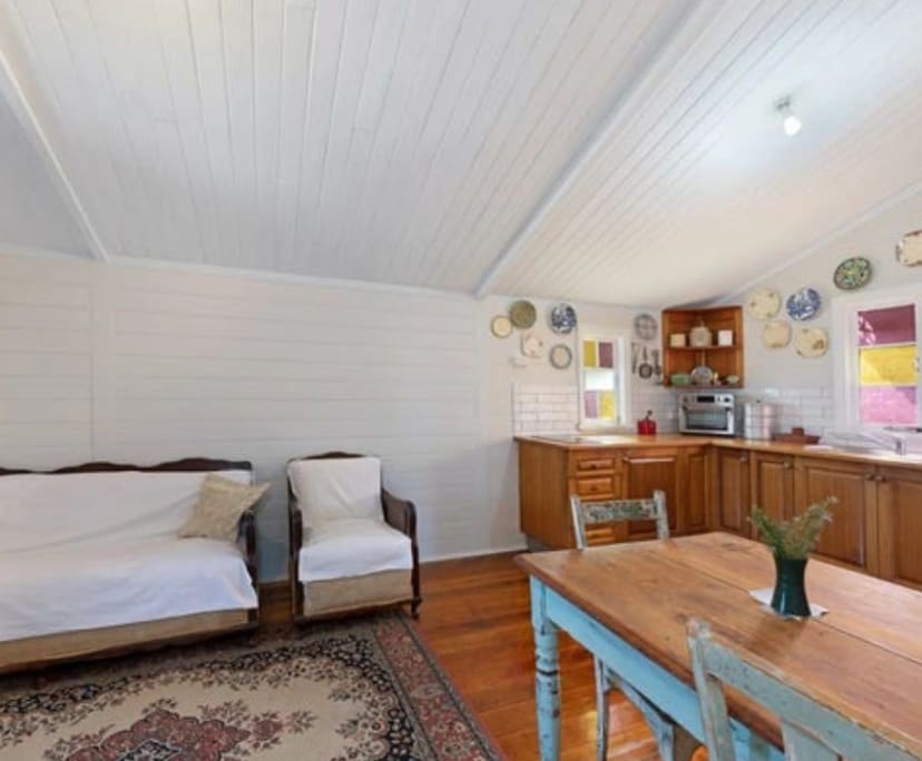 Whole property with 2 rooms for rent