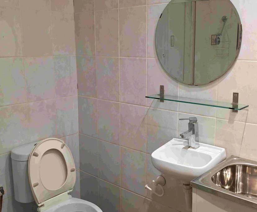 Room with ensuite in a share house
