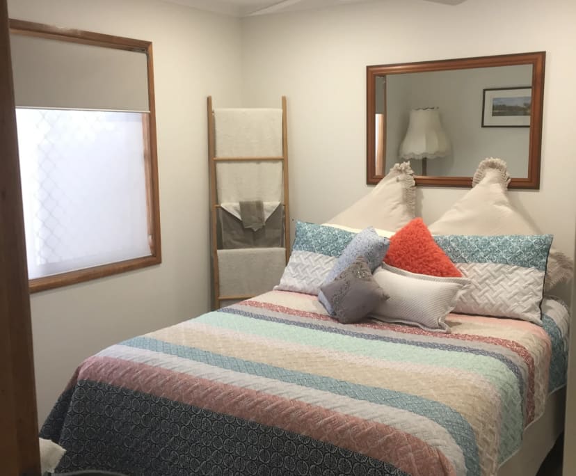Furnished room in a flatshare