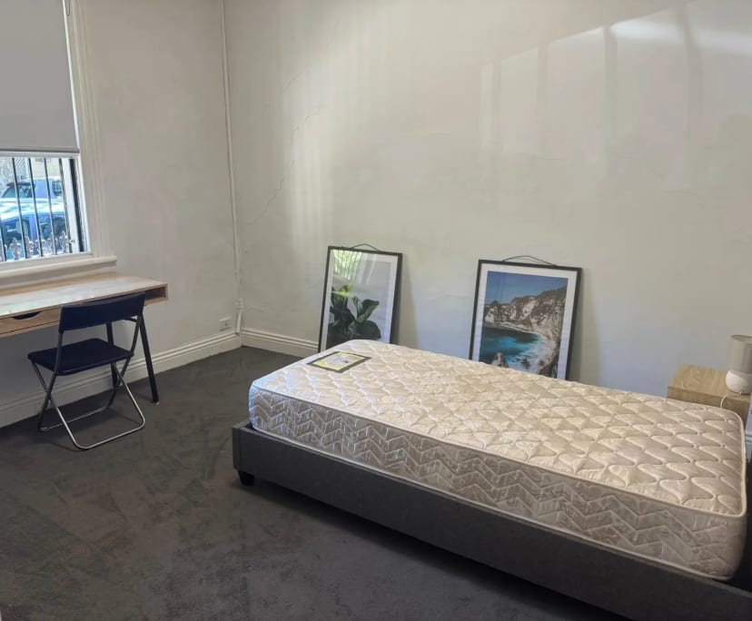 Room in a share house