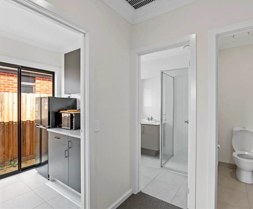 $325, Share-house, 5 bathrooms, Armstrong Creek VIC 3217